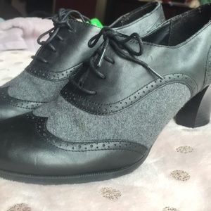 Black and grey oxford heel